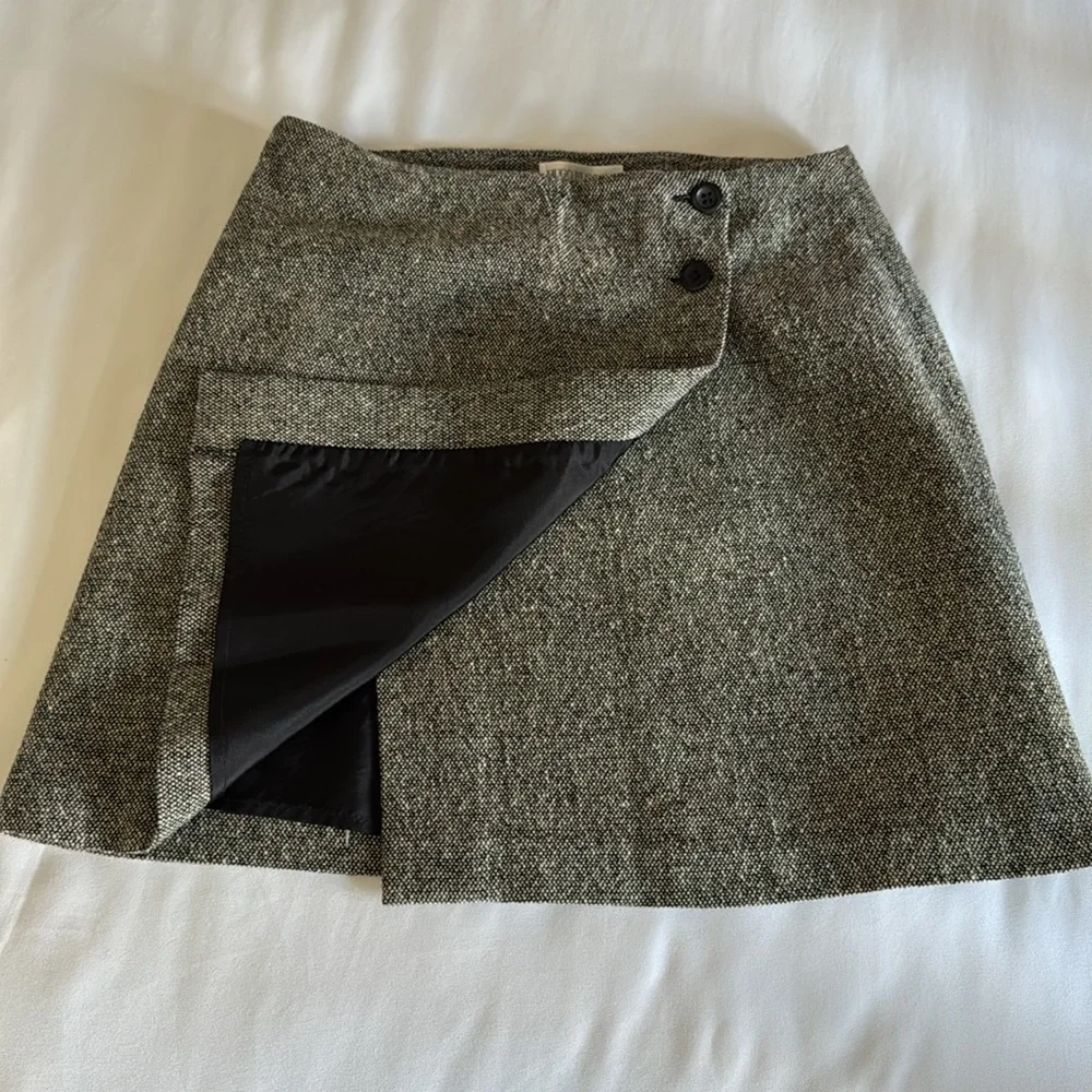 Hugo Buscati Gray Tweed Wrap Mini Skirt - Picture 3 of 6